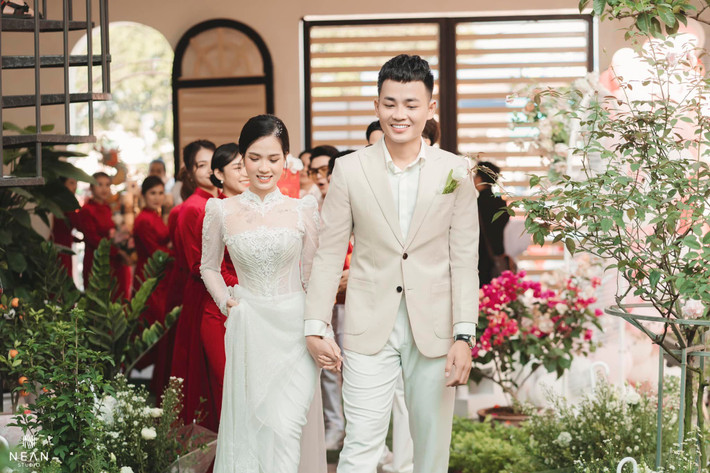 Vị hôn phu của “cô chủ tiệm nail” là một gương mặt sáng trên màn ảnh Việt.