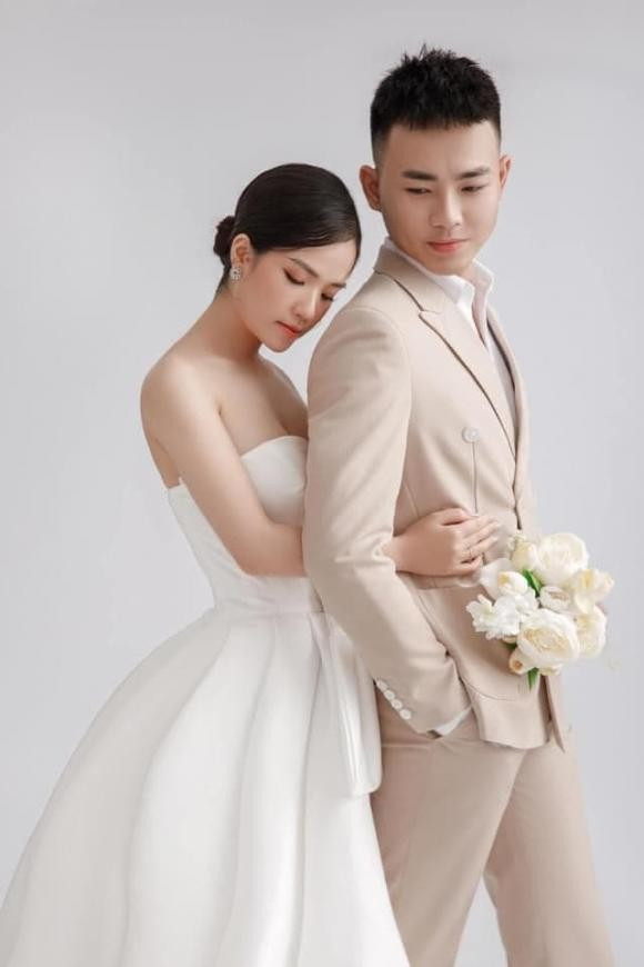 Ngay sau khi đám cưới kết thúc, bạn gái cũ Quang Hải đã nhanh chóng khai trương tiệm nail mới tại TP HCM.