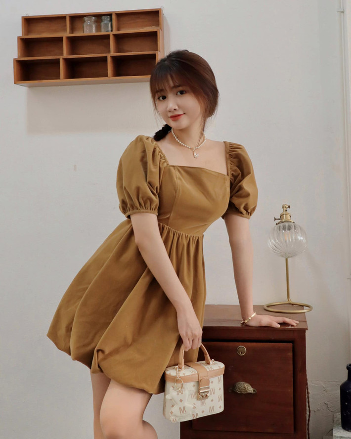 Thỉnh thoảng, gái xinh cũng đổi style sang gợi cảm hơn một tí nhưng không quá táo bạo hay phản cảm. Ảnh: Tổng hợp