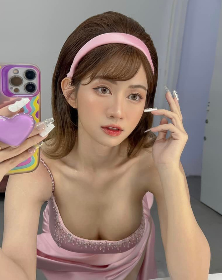 Lê Bống là một trong những TikToker có phong độ nhan sắc thất thường dưới ống kính camera thường.