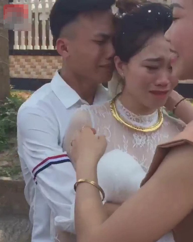 Có lẽ, những giọt nước mắt của cậu em trai trong câu chuyện trên đã chứng minh được phần nào tình cảm lớn lao mà em luôn dành cho chị gái.