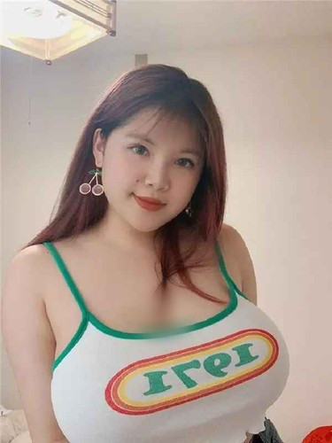 Hiện tại, thay vì tự ti, Võ Thị Thu Trang đã thoải mái khoe lợi thế ngoại hình của mình. Ảnh: FBNV