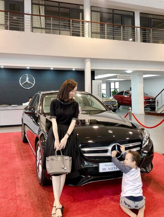 Khi chiêm ngưỡng những bức hình của cậu bé, cư dân mạng xuýt xoa dành lời khen.