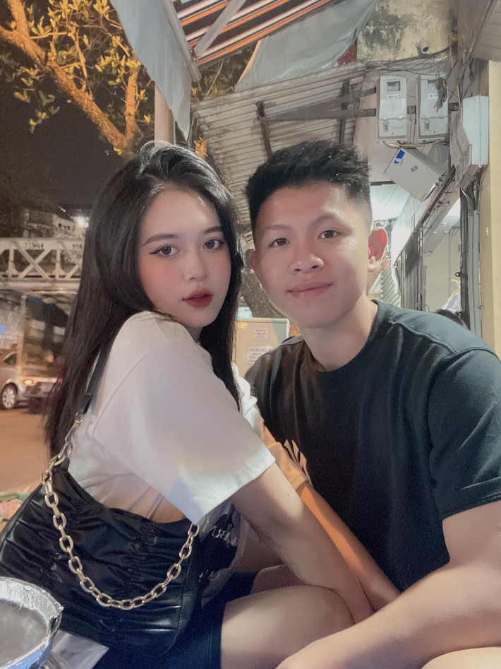 Kết thúc trận U23 Việt Nam gặp U23 Hàn Quốc, cầu thủ Vũ Tiến Long được người hâm mộ quan tâm bởi là người ghi bàn cho đoàn quân áo đỏ.