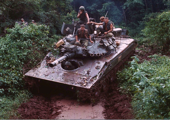 Xe tăng M551 Sheridan được Mỹ sử dụng trong Chiến tranh Việt Nam. Nguồn ảnh: Pinterest.