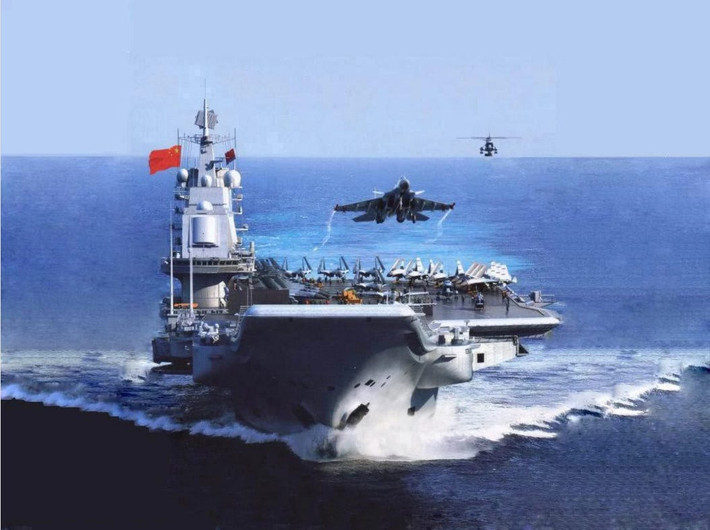 Trên lý thuyết, tối đa tàu sân bay Liêu Ninh có khả năng mang theo được tới 40 máy bay, trực thăng các loại để có thể phát huy được tối đa sức mạnh của mình. Nguồn ảnh: Sina.