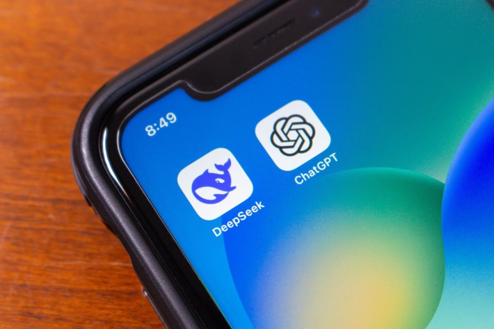 Tuy nhiên, DeepSeek vẫn đối mặt với thách thức lớn do Mỹ thắt chặt kiểm soát xuất khẩu. (Ảnh: Phúc Anh)
