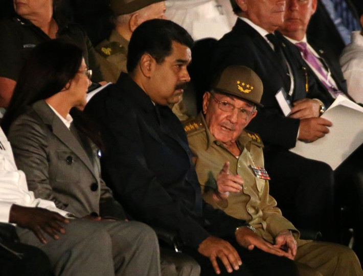 Tổng thống Venezuela Nicolas Maduro cùng Đệ nhất phu nhân Cilia Flores tới dự. Ảnh Reuters