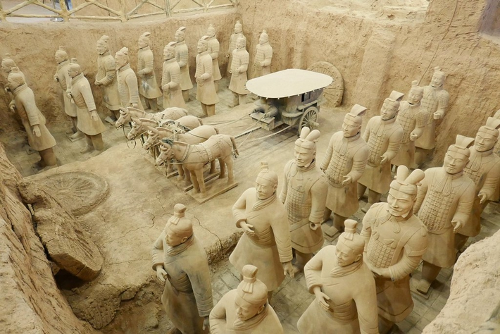 Đến nay, phần lăng mộ chính vẫn chưa được khai quật, và các chuyên gia ước tính có khoảng 6.000 - 8.000 vật phẩm quý giá khác chờ được khám phá.
