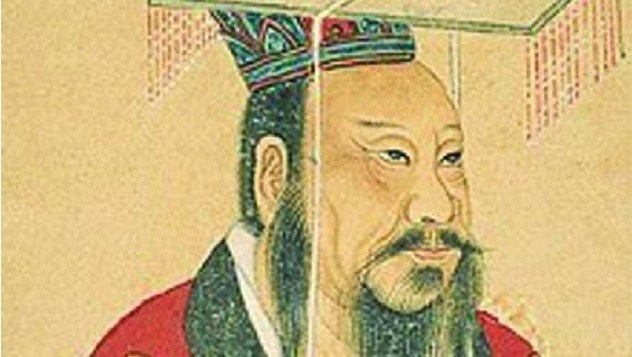 Cuộc đời của ông gắn liền với nhiều câu chuyện bí ẩn, bao gồm cả chiều cao của ông và khát khao trẻ mãi không già.