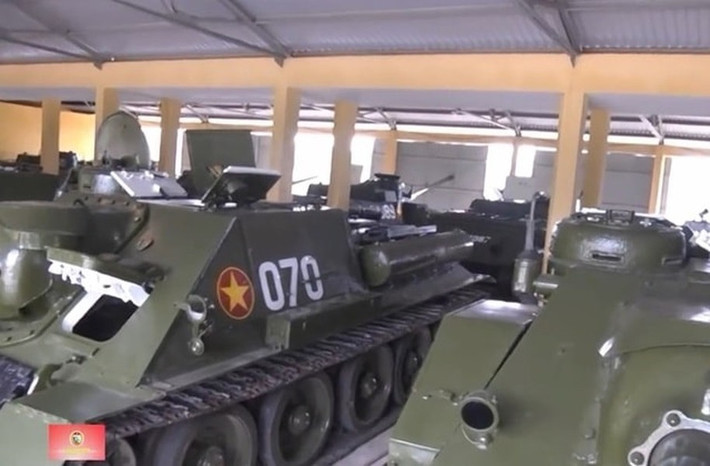 Pháo D-10S mặc dù không đạt hiệu quả cao đối với chiến xa chủ lực hiện đại nhưng vẫn đủ sức tiêu diệt mọi loại xe tăng lội nước hay xe thiết giáp lưỡng cư vốn có vỏ giáp rất mỏng.