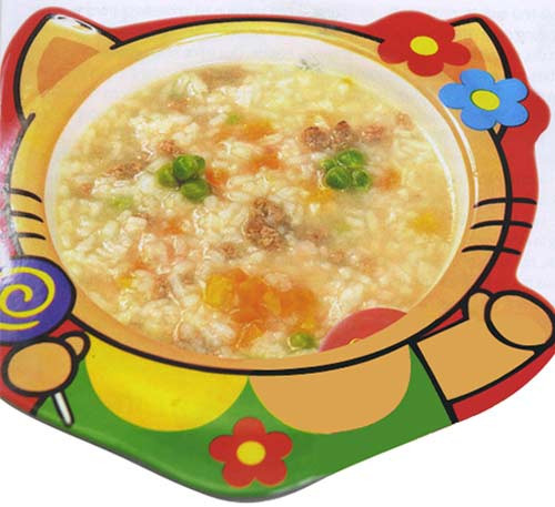 Cháo thịt bò đậu cô ve: Đậu cô ve chứa rất nhiều canxi và sắt giúp bé phát triển chiều cao và bổ máu.