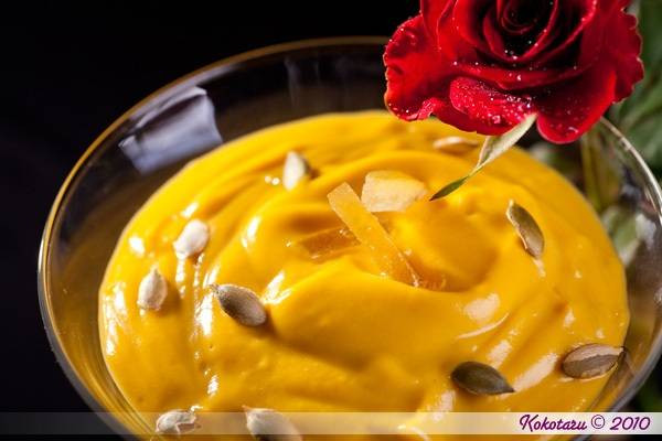 Cháo bí đỏ nấu chuối: Một món cháo đặc cực bổ dưỡng vì chuối được xếp vào hàng siêu hoa quả cung cấp cực nhiều dưỡng chất quan trọng cho bé.