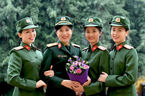 Mới đây, trên trạng mạng Sina của Trung Quốc có đăng tải những hình ảnh về lực lượng lính nữ thông tin của quân đội Việt Nam. Nguồn ảnh: QĐND.