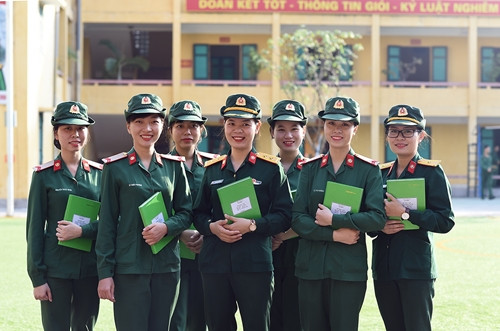 Dựa vào các dấu hiệu trên quân phục, có thể thấy những hình ảnh này đã được ghi lại từ cách đây hơn 2 năm, tuy nhiên vẫn làm mạng Trung Quốc phải "phát sốt". Nguồn ảnh: QĐND.