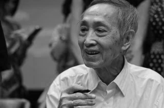Ông Dương Tường, người đã dịch Truyện Kiều của thi hào Nguyễn Du ra tiếng Anh, đã qua đời ngày 24/2 sau khi dành hơn hai tháng cuối đời tại Bệnh viện Quân y 108 ở Hà Nội, để lại người vợ và ba người con. Ông mất sau một thời gian điều trị do tuổi cao, sức yếu, thọ 92 tuổi. Người thân, bạn bè và những độc giả hâm mộ đã có mặt trong lễ tang của ông tại Hà Nội hôm 1/3.