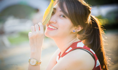Bước vào cuộc sống hôn nhân, các nàng mới bắt đầu "ra tay", họ trở thành những bà vợ quản chồng khét tiếng. Muốn đi đâu, làm gì cần phải được sự đồng ý của họ.