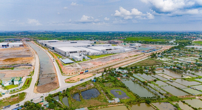 Đường ven sông tạo kết nối sẽ góp phần giúp Khu công nghiệp sông Khoai và Khu kinh tế ven biển Quảng Yên tăng thêm sức hút đối với các nhà đầu tư lớn trên thế giới khi có hệ thống giao thông hoàn thiện, tính kết nối liên vùng cao.