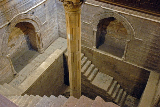 Các nilometer hàng nghìn năm tuổi vẫn được sử dụng tới tận thế kỷ 20, khi các con đập ở Aswan chấm dứt lũ hàng năm trên sông Nile và khiến chúng không còn có thể thực thi nhiệm vụ. Ảnh: Amusingplanet.