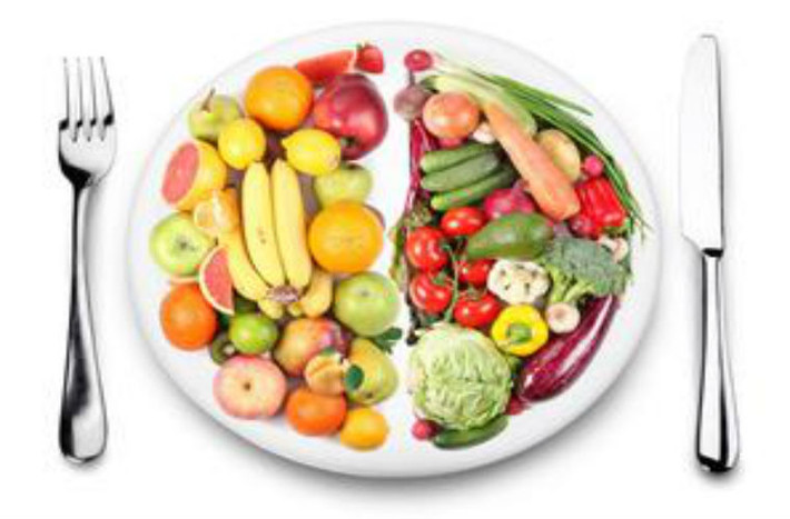 Ăn đủ lượng trái cây và rau củ. Các loại rau củ và trái cây tươi chứa các loại vitamin và nguyên tố vi lượng cần thiết cho một ngày, giúp tăng sức đề kháng cơ thể, thúc đẩy sự trao đổi chất, giải độc và tác dụng lợi tiểu. Nên ăn ít nhất 500 gram rau xanh mỗi ngày.