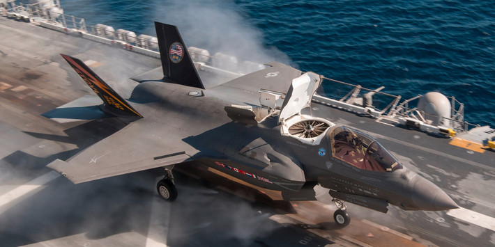 F-35 của Mỹ hiện mắc phải một loạt các scandal mà thậm chí đến ngay cả Không quân Mỹ cũng "không chịu nổi" chiếc phi cơ "tài chưa thấy đâu mà có một đống tật" này. Nguồn ảnh: BI.