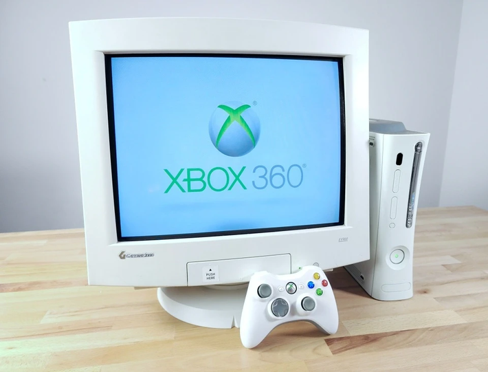 8. Xbox 360: Ra mắt năm 2005, trở thành tiêu chuẩn máy chơi game thế hệ mới, đánh dấu vị thế của Microsoft trong ngành công nghiệp trò chơi.(Ảnh:Xbox Original/X)