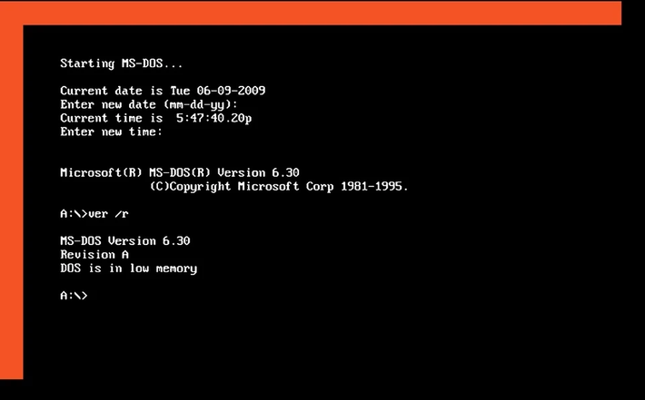 5. MS-DOS: Ra mắt năm 1985, giúp cách mạng hóa máy tính cá nhân khi giới thiệu khái niệm sử dụng chuột thay cho lệnh phức tạp, tạo nền tảng cho thành công của Microsoft. (Ảnh: The Verge)