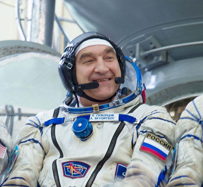 Alexandr Skvortsov, đồng nghiệp của Skripochka nói anh không nhớ trong chuyến bay đầu tiên có mơ gì lúc ngủ hay không, bởi lúc đó khối lượng công việc quá nhiều. Alexandr Skvortsov đã 3 lần thực hiện các chuyến bay lên ISS.