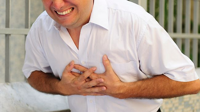 Bệnh tiểu đường khiến bạn dễ mắc bệnh tim mạch. Đường trong máu cao khiến các mạch máu, động mạch và cơ tim bị phá hủy. Bạn rất dễ phải chịu đựng những cơn đau tim hoặc đột quỵ.