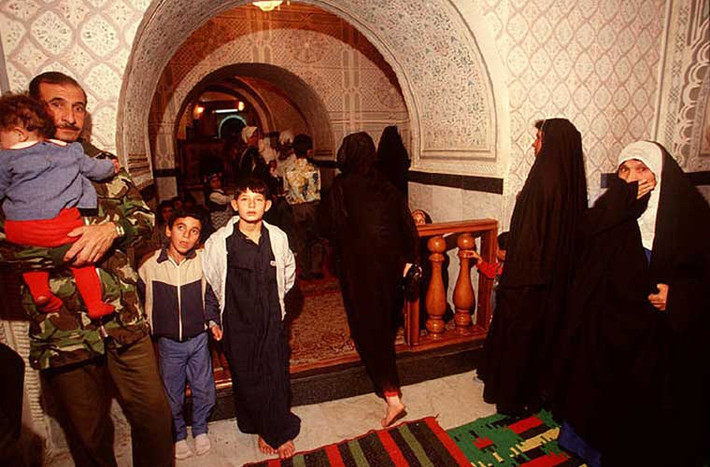 Lăng mộ của nhà tiên trị Yunus ở Mosul. Năm 2014, IS đã phá hủy nơi này.