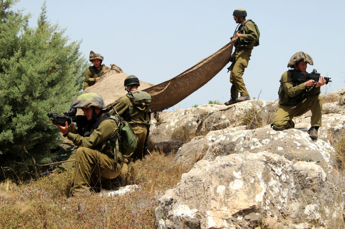 Để có thể tồn tại và phát triển vững mạnh được như ngày nay, Quân đội Israel đã phải trải qua một quá khứ hết sức đau thương và đổi lại là những kinh nghiệm xương máu. Nguồn ảnh: QQ.