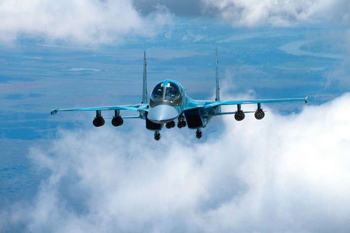 Theo đó, phiên bản mới của dòng tiêm kích-bom Su-34 cơ bản sẽ vẫn giữ nguyên thiết kế hiện tại, trang bị vũ khí đi kèm, động cơ... Nguồn ảnh: Airhead.