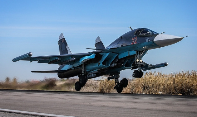 Theo nguồn tin của hãng thông tấn Tass, quá trình thiết kế phiên bản mới của dòng tiêm kích - bom Su-34 sẽ bắt đầu từ năm 2018. Nguồn ảnh: Defense.
