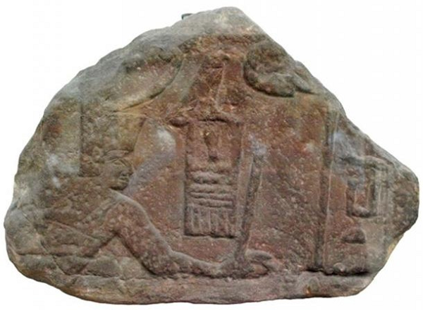 Tuy nhiên khi đứng cạnh Pharaoh Sa-Nakht, Ramses chỉ như một người lùn. Danh tính thực sự của Sa-Nakht (hay Sanakht) và vị trí của ông nằm trong biên niên sử của vương triều thứ ba hiện vẫn chưa rõ ràng.
