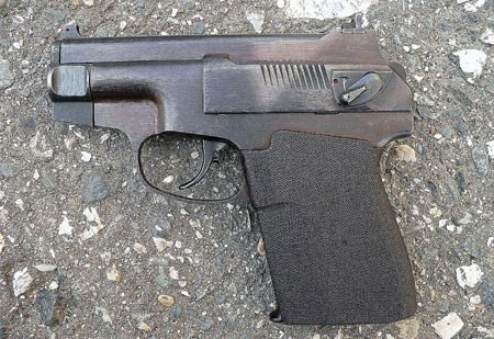 Súng ngắn PSS không có bộ tiêu thanh và sử dụng các loại đạn đặc biệt cỡ 9 mm, sơ tốc đạn 270 m/s. Trọng lượng khi lắp hộp đạn có đạn (rỗng) là 0,85 (0,81) kg.
