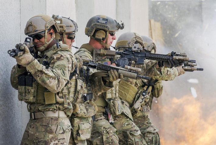 Delta Force ban đầu có rất nhiều tên gọi và phải mãi tới tận những năm giữa thập niên 80, lực lượng này mới chính thức được công nhận một cách công khai. Nguồn ảnh: Pinterest.