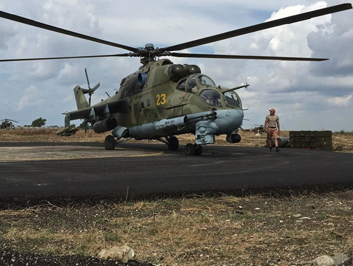 Trên chiến trường Afghanistan (1979-1989), Mi-24 của Không quân Liên Xô đã làm phiến binh Mujahideen phải kinh hoàng. Thậm chí có một lãnh đạo lực lượng này còn nói “chúng tôi không sợ người Xô Viết. Chúng tôi chỉ sợ những chiếc trực thăng của họ”.