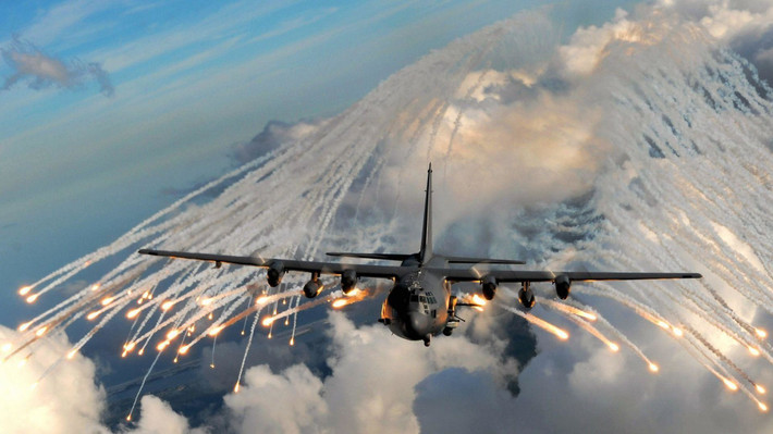 Các máy bay C-130 của Việt Nam tới nay đều đã bị loại biên do hết niên hạn sử dụng. Tuy nhiên trong tương lai, chúng ta hoàn toàn có thể tiếp tục mua nguyên chiếc loại này về phục vụ trong lực lượng Không quân Vận tải do đã có quá nhiều kinh nghiệm sử dụng, sửa chữa C-130. Nguồn ảnh: Pinterest.
