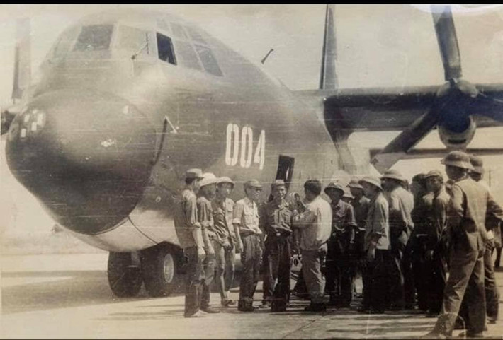 Đây là một kỳ tích có một không hai vì ngay cả với Mỹ, C-130 tối đa cũng chỉ cải biên được thành máy bay mang hoả lực chứ không hề có chiếc nào được cải biên theo hướng mang theo bom. Nguồn ảnh: TL.
