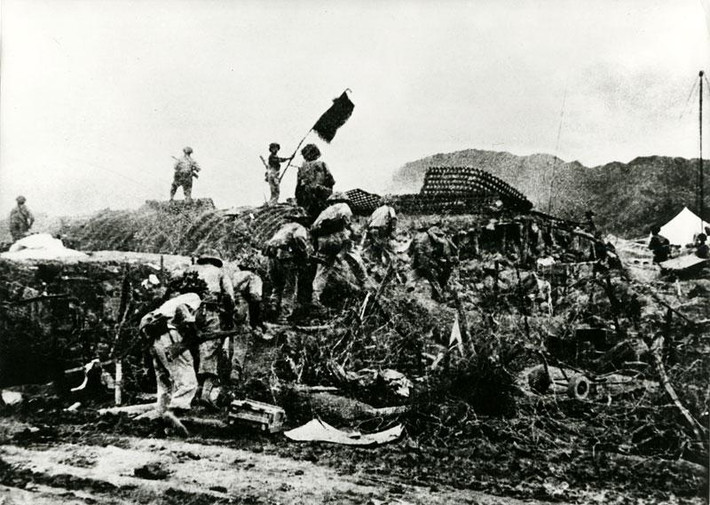 Diễn ra từ ngày 13/3 và kết thúc vào ngày 7/5/1954, đây là thắng lợi quyết định, chấm dứt vĩnh viễn sự hiện diện của Pháp ở toàn cõi Đông Dương. Nguồn ảnh: TL.