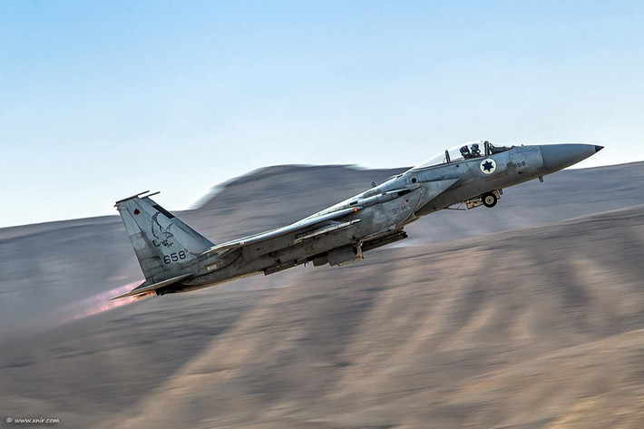 Tiếp theo phải kể đến phiên bản chiến đấu cơ F-15I do chính Israel phát triển, loại chiến đấu cơ phản lực này được Israel phát triển từ phiên bản F-15 của Mỹ nhưng toàn bộ hệ thống điện tử và chống áp chế điện tử được làm lại. Nguồn ảnh: Flickr.