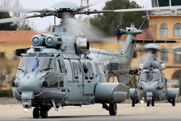 H225M được trang bị động cơ kép, có thể mang đến 29 binh lính cùng đầy đủ trang thiết bị và phi hành đoàn hai người. Tùy thuộc vào nhu cầu của khách hàng, máy bay trực thăng được bán trên thị trường có thể sử dụng với các mục đích quân sự hoặc dân sự. Nguồn ảnh: Pinterest.