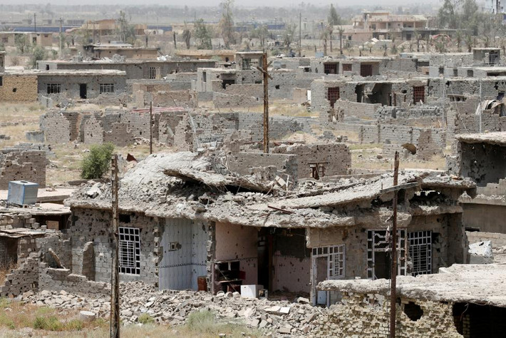 Một góc khu dân cư hoang tàn, không bóng người ở trung tâm Fallujah mới được giải phóng.