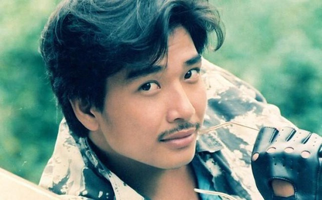 Lê Tuấn Anh được biết tới là một trong những tài tử nổi danh nhất màn ảnh Việt những năm thập niên 90. Thời điểm đó, phim nào có sự góp mặt của Lê Tuấn Anh đều thắng lớn, anh cũng là bảo chứng cho phòng vé. Dòng phim thị trường nở rộ và theo đó, cát-xê của Lê Tuấn Anh cao chót vót. Anh từng được trả 30 triệu đồng cho một bộ phim.