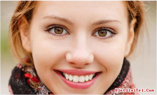 2. Những người răng hô rất cần mẫn trong công việc, nhưng tính khí hơi cố chấp, dễ bị kích động. Những người này thường có vận gia đình không được như ý.