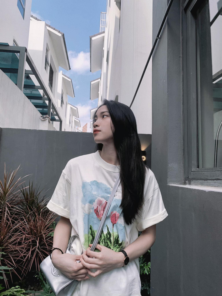 Phương hiện đang sở hữu gần 8 ngàn người theo dõi trên trang cá nhân Facebook.