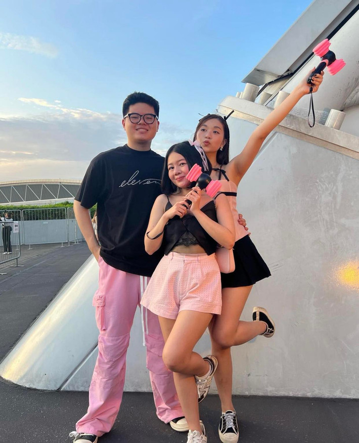 Không chỉ lên kế hoạch săn vé, dự trù kinh phí và lên concept trang phục, các fan BlackPink chính hiệu còn không ngừng chia sẻ cho nhau về kinh nghiệm đi concert sao cho bớt bỡ ngỡ.