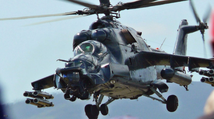 Ngày 8/6/2016, trực thăng Mi-35M của Nga rơi sau khi mất cánh quạt đuôi. Theo những video bằng chứng được ghi lại, cánh quạt đuôi của chiếc Mi-35M này đã bị hỏng nặng do hoả lực từ mặt đất nhưng không rõ là hoả lực của phiến quân hay của... quân chính phủ Syria bắn nhầm. Hai phi công trên máy bay đều thiệt mạng. Nguồn ảnh: BBC.
