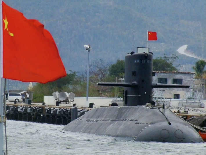 Điều quan trọng hơn, đó là khi Trung Quốc tiến hành chiến tranh tổng lực trên biển với Mỹ, vùng biển xung quanh Trung Quốc sẽ là "sân nhà" của Bắc Kinh và các lực lượng tàu ngầm của Trung Quốc lúc này sẽ hoạt động cực kỳ hiệu quả với thông tin tình báo được chia sẻ theo thời gian thực. Nguồn ảnh: Militarybase.