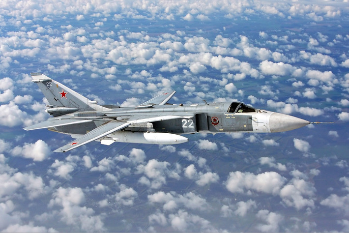 Hai phi công trên chiếc Su-24M đều thoát ra khỏi máy bay an toàn. Tuy nhiên một người đã bị quân nổi dạy người Turk bắn hạ khi đang nhảy dù. Phi công còn lại được quân đội Syria giải thoát. Nguồn ảnh: Wiki.